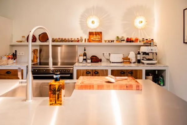 Küche / Küchenzeile  Gegen den Wind