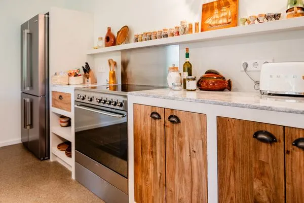 Küche / Küchenzeile  Gegen den Wind