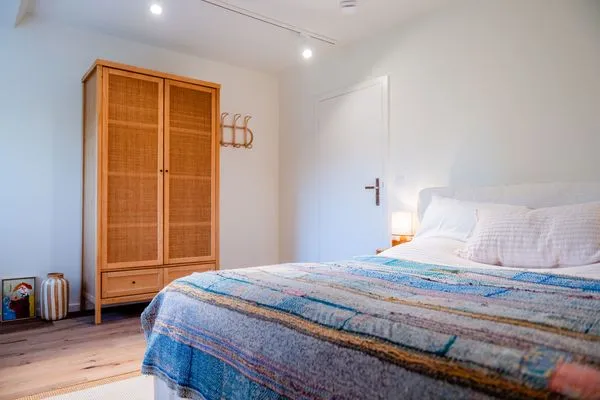 Schlafzimmer  Gegen den Wind