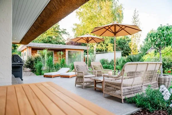 Terrasse  Gegen den Wind