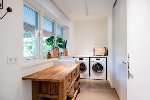 Dekoratives Detail  Gegen den Wind