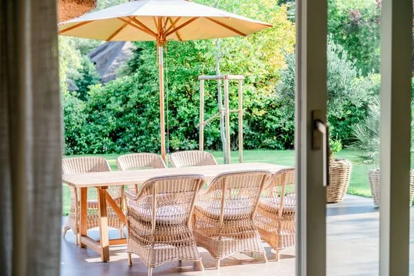 Gartenblick  Gegen den Wind