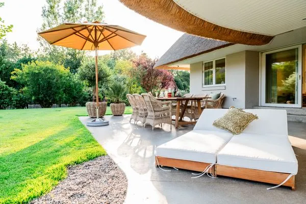 Garten  Gegen den Wind