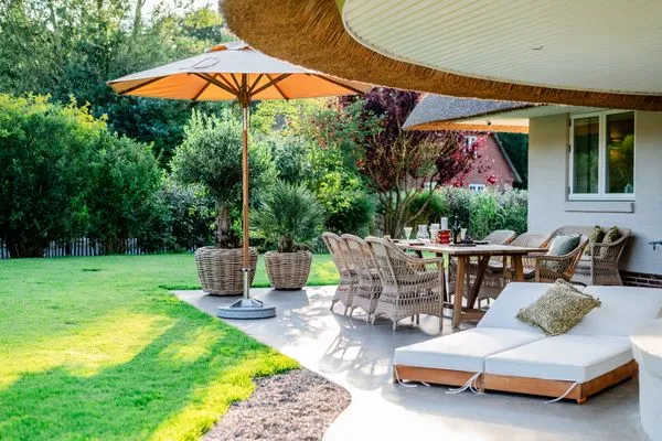 Garten  Gegen den Wind