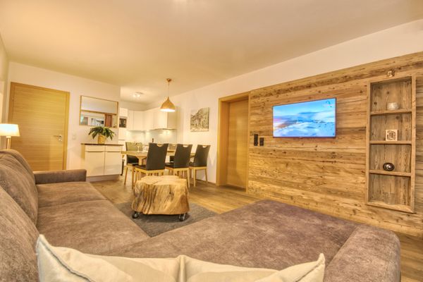 Alpin & Seeresort Top 14 Zell am See - Wohnzimmer