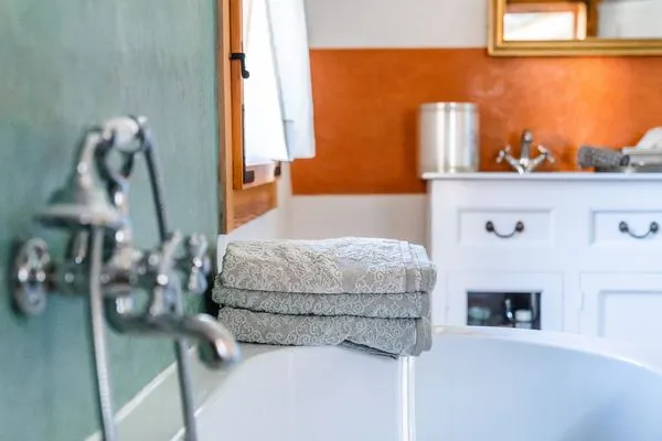 Bad, Details Wanne  Ferienwohnung Landhaus Fröbel