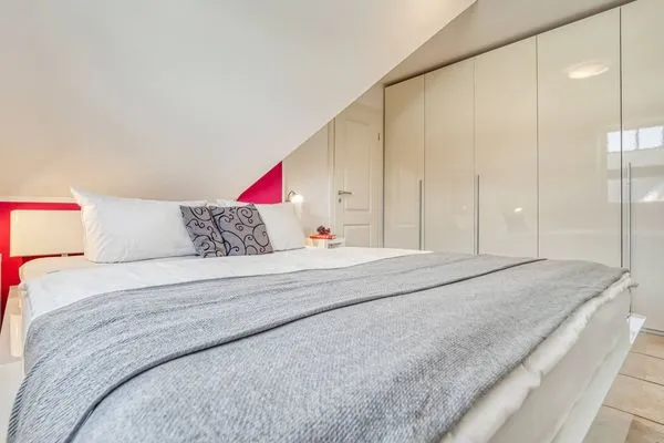 Schlafzimmer mit Doppelbett Mühlenstrasse 23 - Wohnung Boddenstern