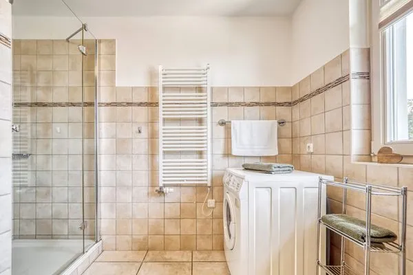 Waschmaschine und Dusche Mühlenstrasse 23 - Wohnung Boddenstern