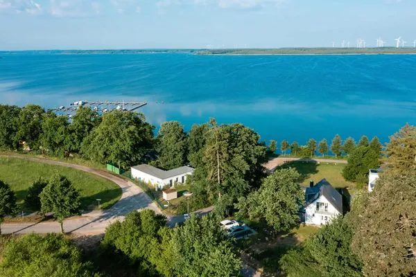 Ferienhaus SchönSicht Drohnenaufnahme des Hauses und der Umgebung  SchönSicht
