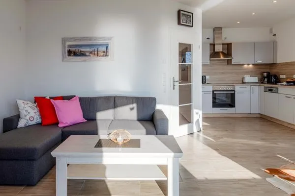 Ferienhaus SchönSicht Blick in den offenen Wohnbereich mit Küche  SchönSicht