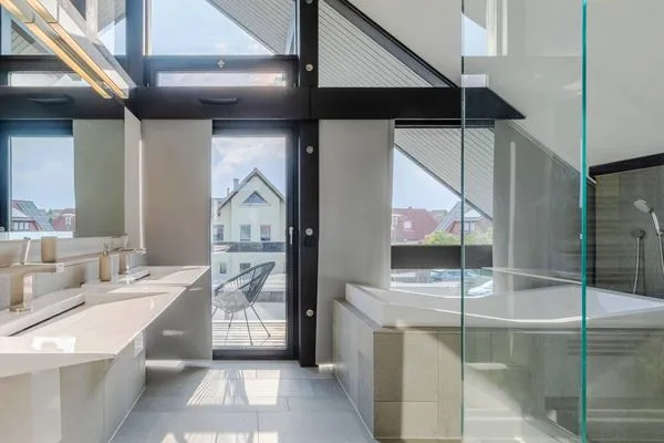 Ferienhaus HUF-Haus in Waren (Waren Müritz) Badezimmer im Obergeschoss  HUF-Haus