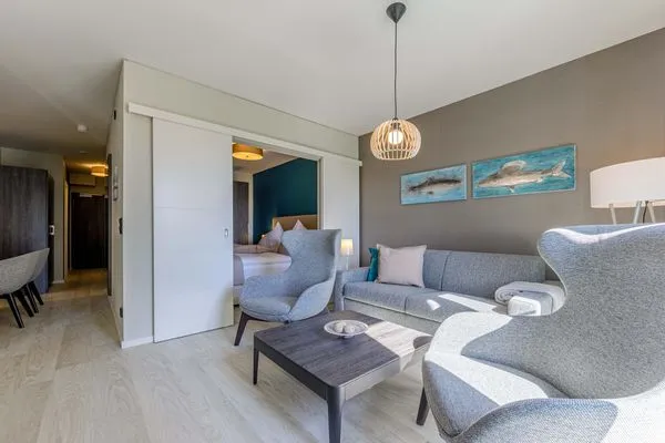 Ferienwohnung Boddenflair Ostseebad Wustrow ZweiWasser Alte Seefahrtschule Großzügiges Wohnzimmer  Boddenflair
