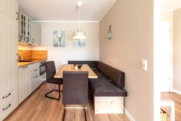 Ferienwohnung Aparthotel Zingst Heymat - Küchenzeile mit Sitzecke  Heymat