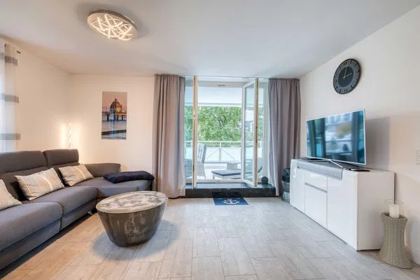 Ferienwohnung Ostseeblick Aparthotel Zingst - Blick zur Terrasse  Ostseeblick