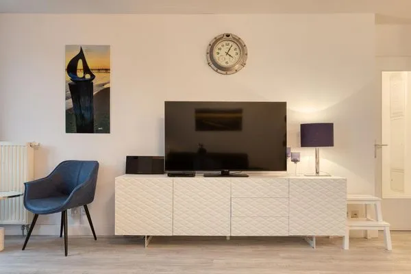 Ferienwohnung Ostseeschatz Aparthotel Zingst - TV Ecke  Ostseeschatz