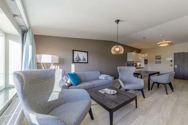 Ferienwohnung Seebadrast Ostseebad Wustrow ZweiWasser Alte Seefahrtschule Großzügiges Wohnzimmer  Seebadrast