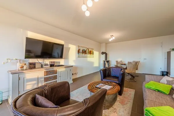 Ferienwohnung MüritzKieker Hafenresidenz Waren (Müritz) - Wohnzimmer mit Kamin  MüritzKieker