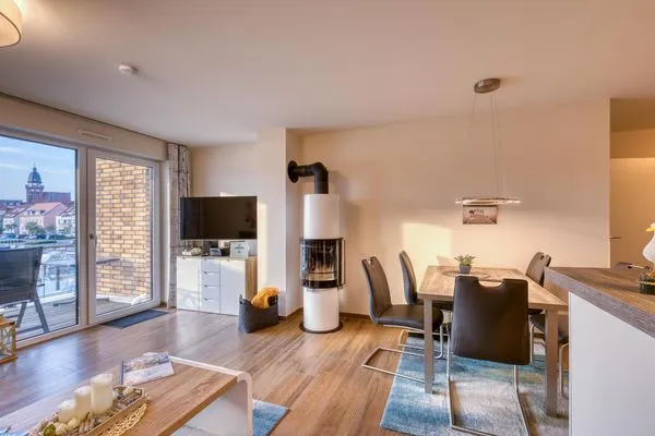 Ferienwohnung Müritz Charme Hafenresidenz Waren (Müritz) - Wohnzimmer mit Hafenblick  Müritz Charme