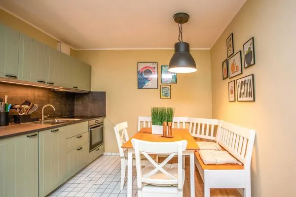 Ferienwohnung Meereswoge Zingst Aparthotel Zingst - Küchenzeile mit Essbereich  Meereswoge Zingst