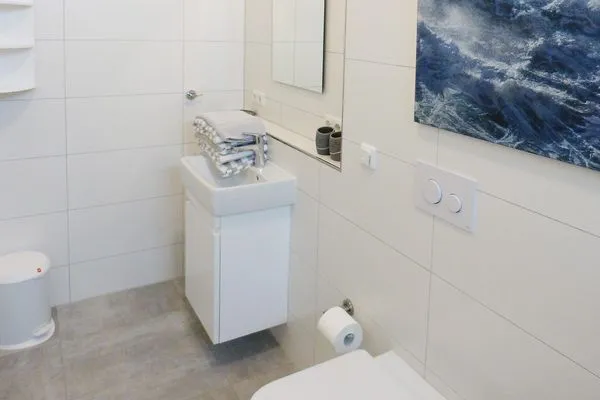 2. Badezimmer in der Ferienwohnung Weiße Düne 7 in Wittdün auf Amrum Haus *Weiße Düne* Ferienwohnung *Weiße Düne 7*