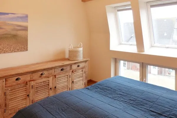 1. Schlafzimmer in der Ferienwohnung Weiße Düne 7 in Wittdün auf Amrum Haus *Weiße Düne* Ferienwohnung *Weiße Düne 7*