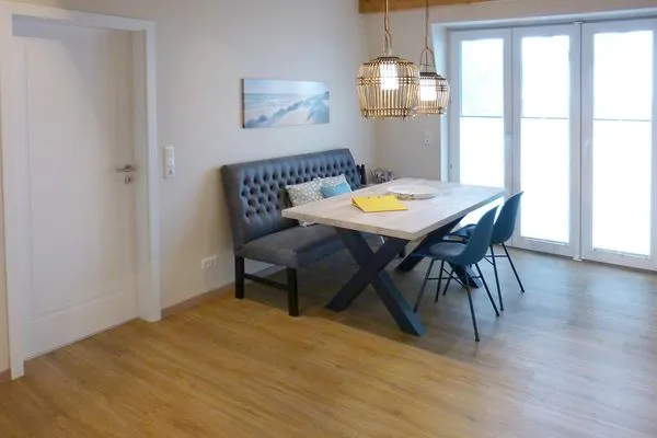 Essbereich in der Ferienwohnung Weiße Düne 7 in Wittdün auf Amrum Haus *Weiße Düne* Ferienwohnung *Weiße Düne 7*