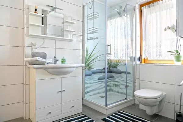 Modernes Bad  Ferienwohnung Bodenstein