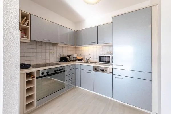 Ferienwohnung HafenPanorama Waren (Müritz) - die Küche modern und funktionell  HafenPanorama