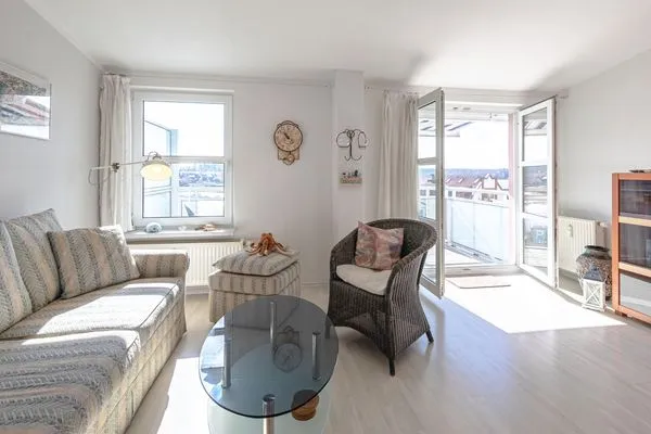 Ferienwohnung HafenPanorama Waren (Müritz) -  Licht und viel Yachthafen  HafenPanorama