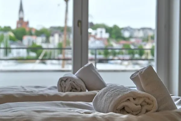 Meerblick  Schiffbrücke