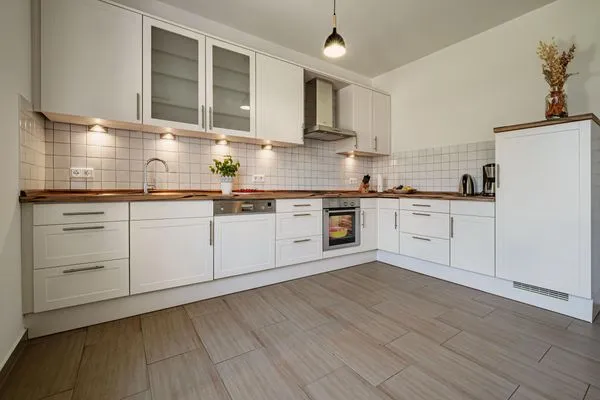 Vollausgestattete, großzügige Küche  Ferienwohnung Gut Hardesby