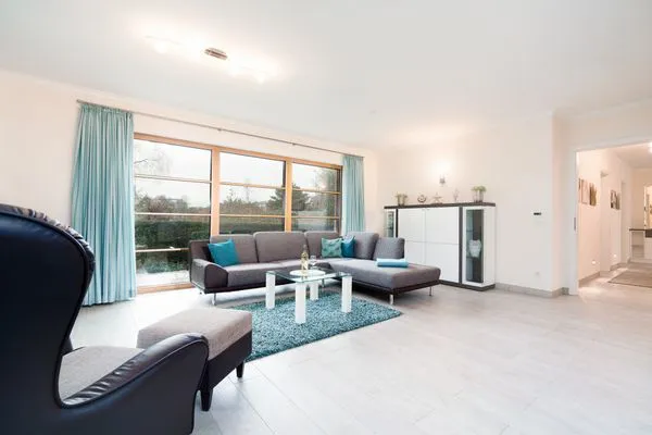 Wohnzimmer, Fernseher, Couch, Sofa, Esstisch, Kommode  Ferienwohnung "Birkenhain 5"