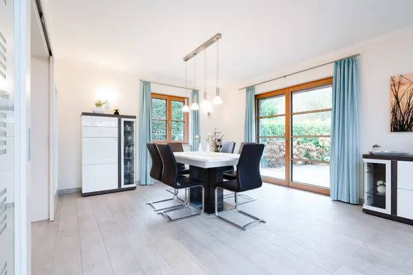 Wohnzimmer, Fernseher, Couch, Sofa, Esstisch, Kommode  Ferienwohnung "Birkenhain 5"