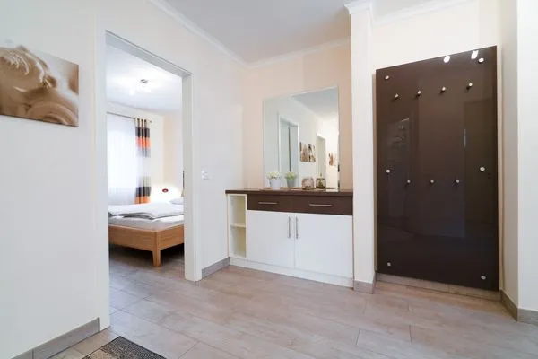 Flur, Sideboard, Schrank  Ferienwohnung "Birkenhain 5"