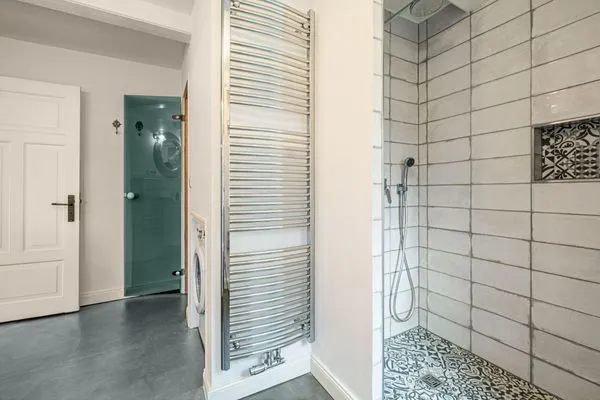 Bad im Erdgeschoss mit Sauna, Fußbodenheizung  Landhaus am Mühlendamm