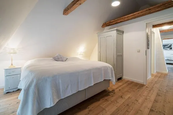Schlafzimmer im 1. OG mit Boxspringbett (180 x 200 cm)  Bauernhaus am Mühlendamm