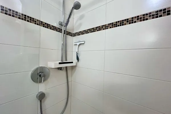  Ferienwohnung Kleine Seeperle Nonnenhorn - Dusche im Badezimmer