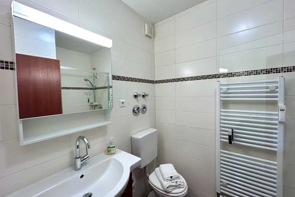  Ferienwohnung Kleine Seeperle Nonnenhorn - Badezimmer 1