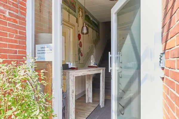 Fassade / Eingang  Hus up de D - Ferienwohnung 2