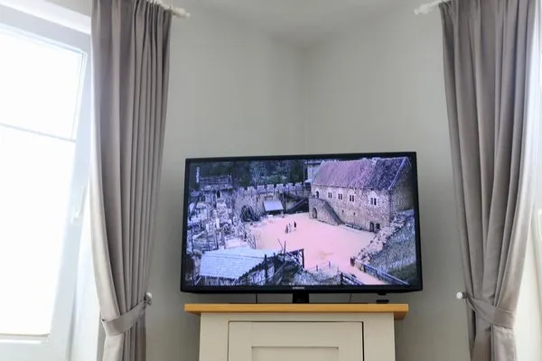 TV / Multimedia  Andreas-Nielsen-Str. 12, Whg. 1