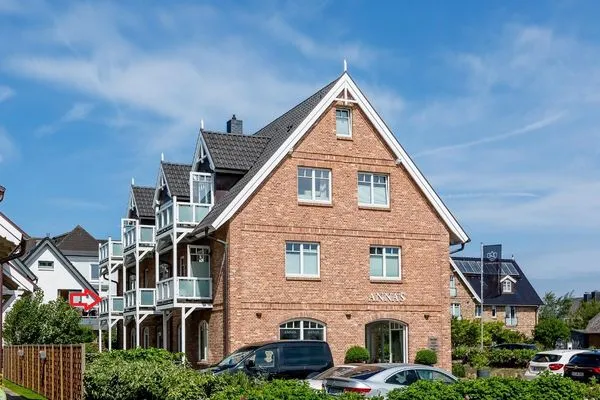 Fassade / Eingang  Berthin-Bleeg-Str. 1, W5, Strandnest