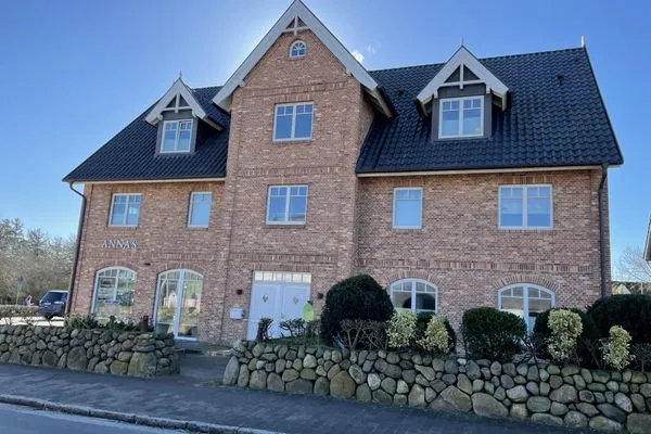 Fassade / Eingang  Berthin-Bleeg-Str. 1, W6, Muschelkoje