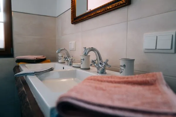 Großer Doppelwaschtisch mit viel Platz  Ferienwohnung Altensteinblick