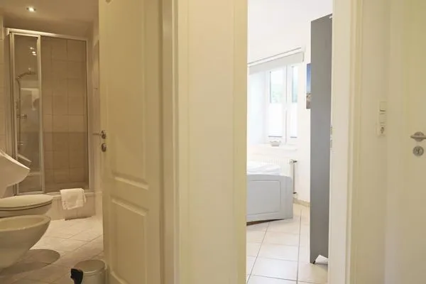 Badezimmer  Haderslebener Str. 44, EG