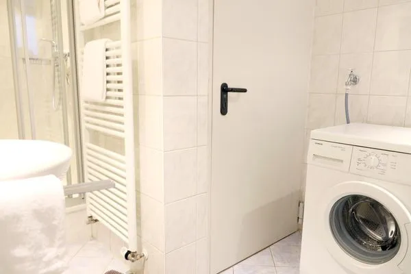 Badezimmer  Haderslebener Str. 44, EG