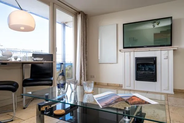 TV / Multimedia  Maybachstr. Hanseatenhaus, W71