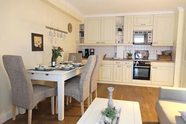 Küche / Küchenzeile  Kampstr. 9, W2, GB3