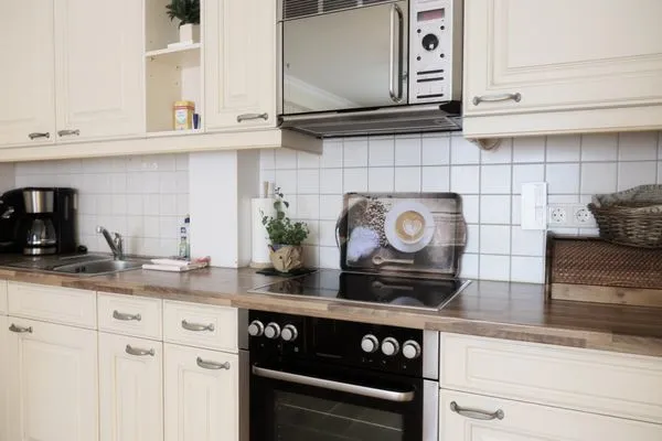 Küche / Küchenzeile  Kampstr. 9, W2, GB3