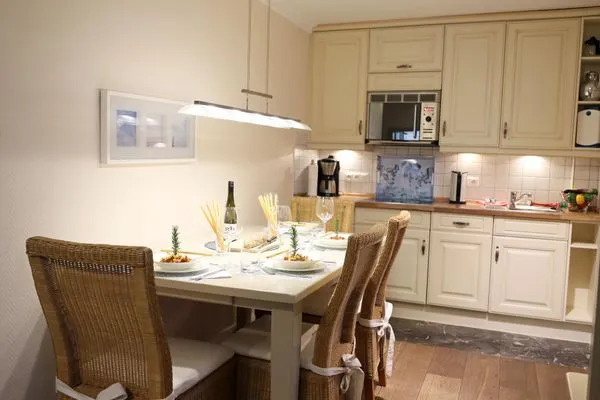 Küche / Küchenzeile  Kampstr. 9, W6, GB3