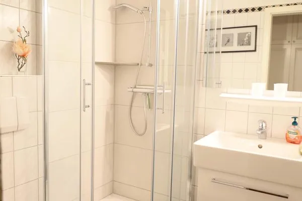 Badezimmer  Kampstr. 9, W6, GB3